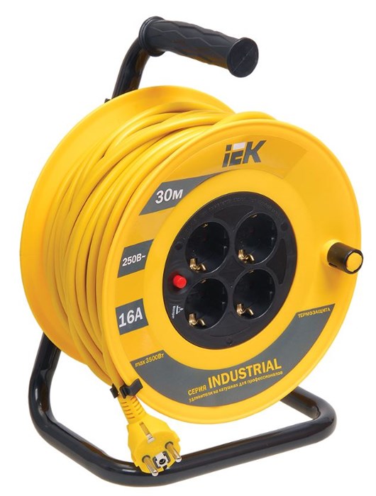 Удлинитель  IEK WKP15-16-04-30 158150